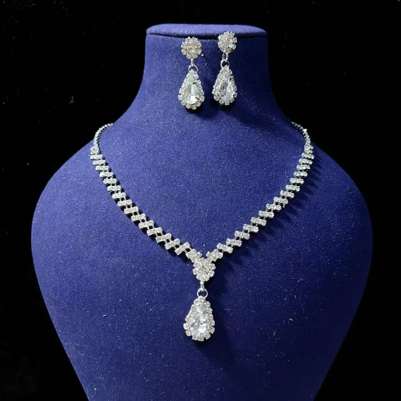 Bridal jewelry set, necklace, earrings, wedding ladies' evening dress accessories, fashionable two - piece set - Simply Just Deals LLCBridal jewelry set, necklace, earrings, wedding ladies' evening dress accessories, fashionable two - piece set200001033:361188SILVER PLATEDBridal jewelry set, necklace, earrings, wedding ladies' evening dress accessories, fashionable two - piece set
