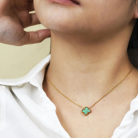 Green Flower Pendant Necklace in Yellow Gold Plated - Simply Just Deals LLCGreen Flower Pendant Necklace in Yellow Gold Plated9b561cc1-480e-4fa5-b493-c587b2df748fGreenGreen Flower Pendant Necklace in Yellow Gold Plated