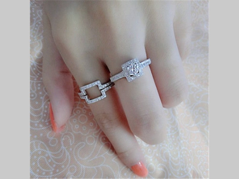 Variety of wearing rings - Simply Just Deals LLCVariety of wearing rings0CJZBLXLX08511 - Silver - 14thSilver14thVariety of wearing rings
