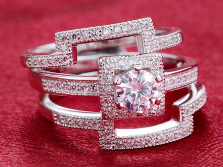 Variety of wearing rings - Simply Just Deals LLCVariety of wearing rings0CJZBLXLX08511 - Silver - 14thSilver14thVariety of wearing rings