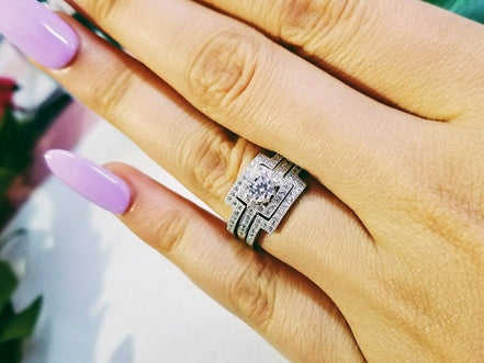 Variety of wearing rings - Simply Just Deals LLCVariety of wearing rings0CJZBLXLX08511 - Silver - 14thSilver14thVariety of wearing rings